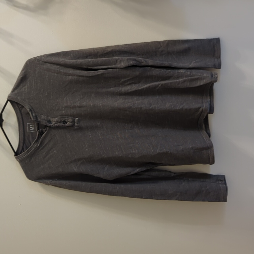 Henley gap long sleeve